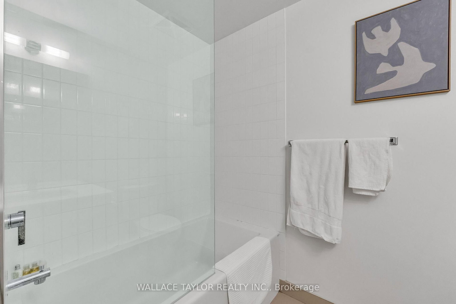 1702-210 Simcoe Street, Toronto, ON, photo 4