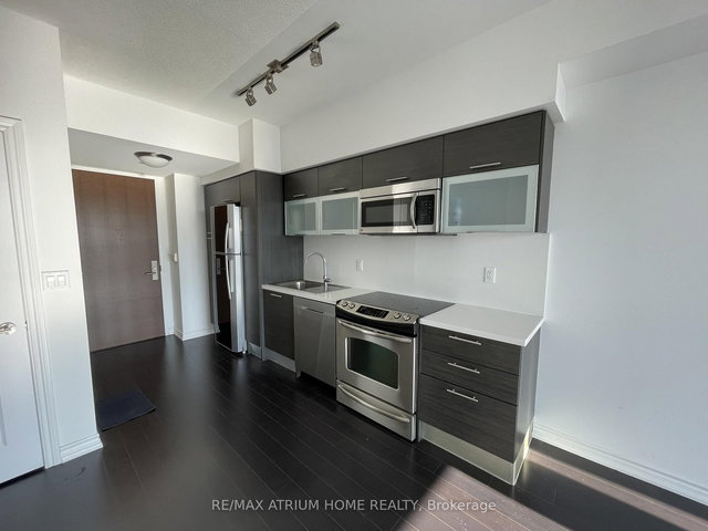 5112 - 386 Yonge Street