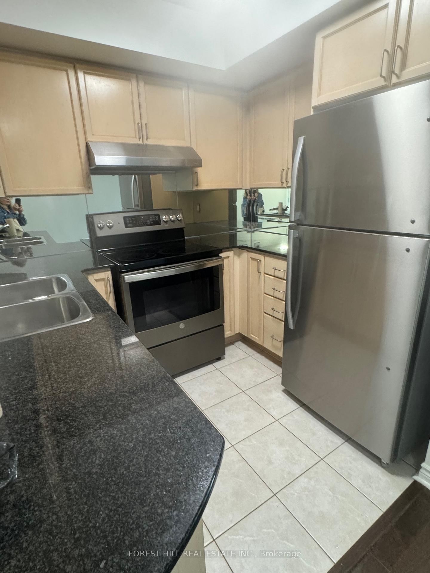 17 Barberry Place, Unit 703 - Photo 8