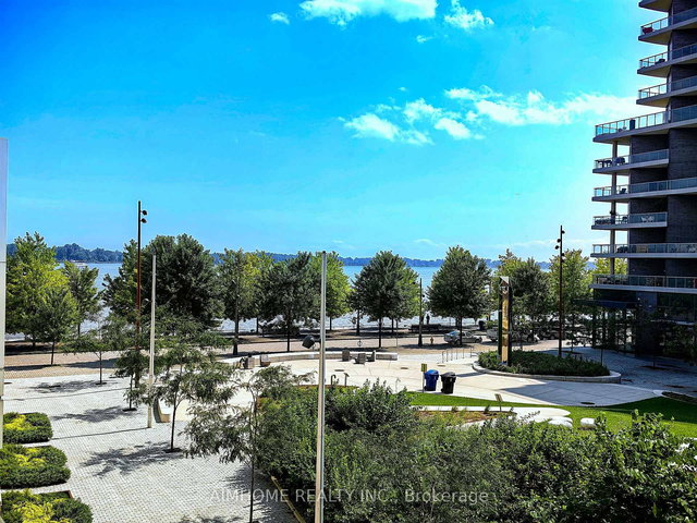 202 - 118 Merchants' Wharf