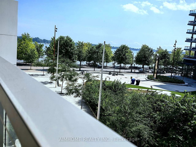 202 - 118 Merchants' Wharf