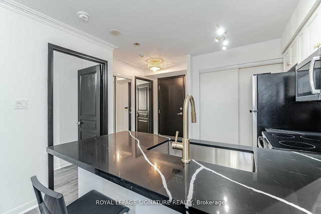 405 - 323 Richmond Street E