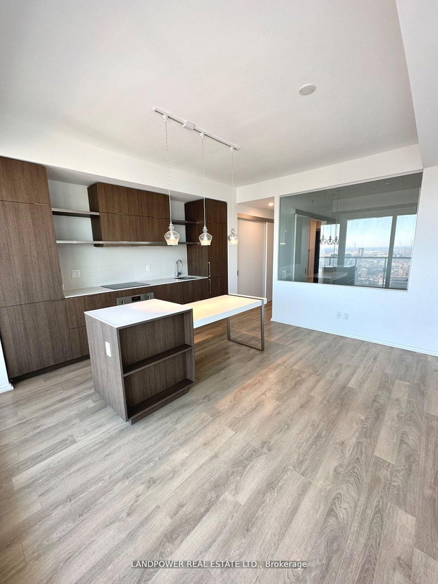 3303 - 197 Yonge Street