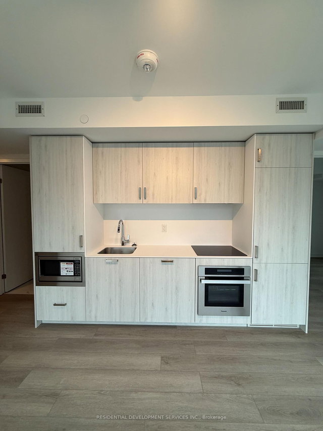 1510 - 88 Queen Street