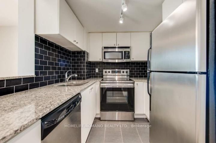 8 Scollard Street, Unit 504 - Photo 4