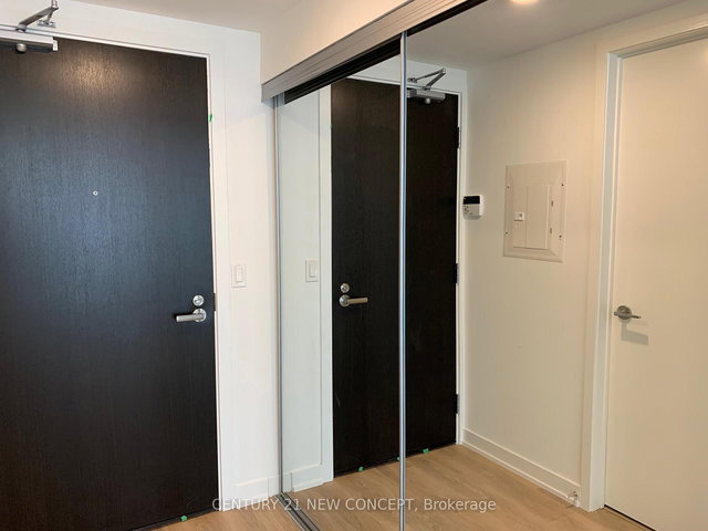 1603 - 501 Yonge Street