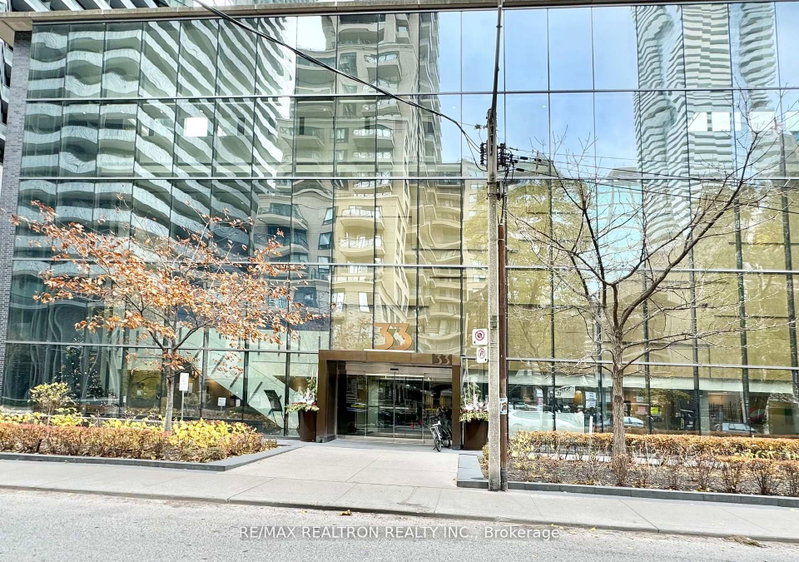 home for lease on 1404-33 Charles Street E