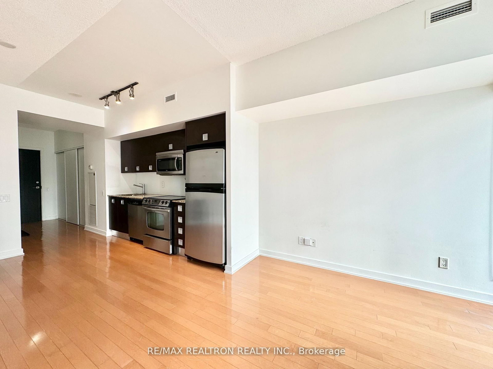 33 Charles Street E, Unit 1404 - Photo 5