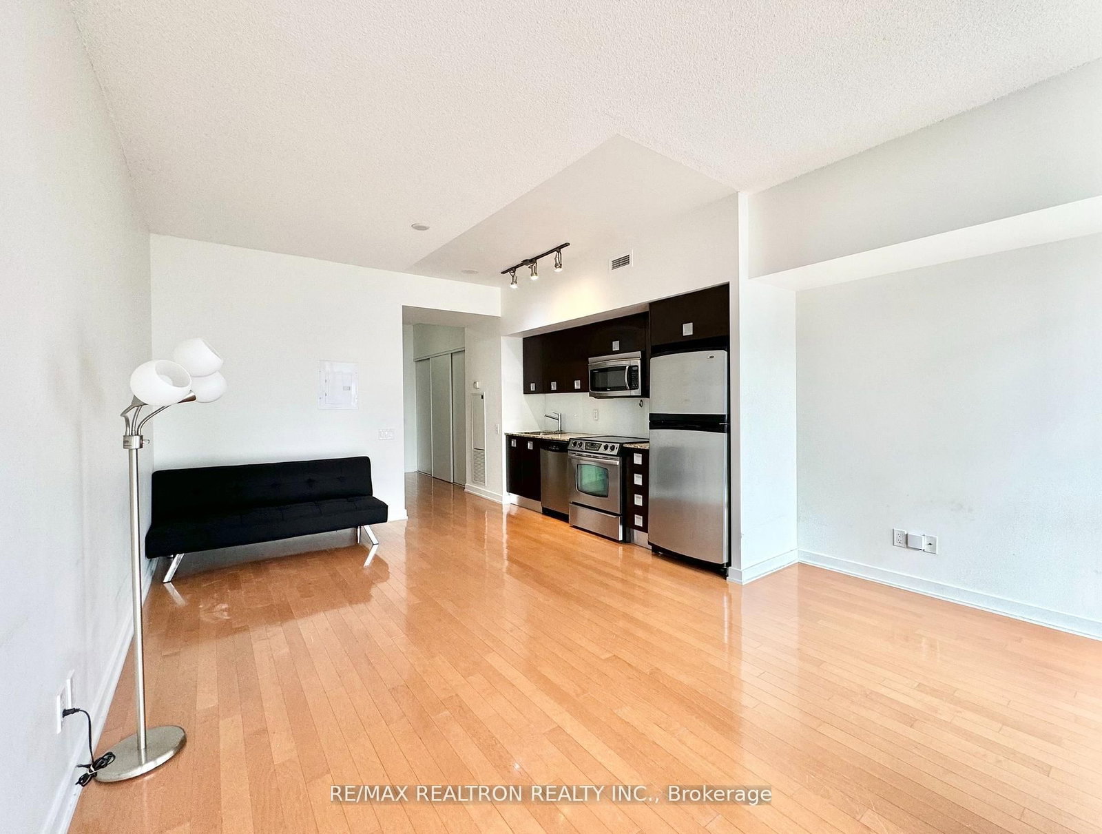 33 Charles Street E, Unit 1404 - Photo 6