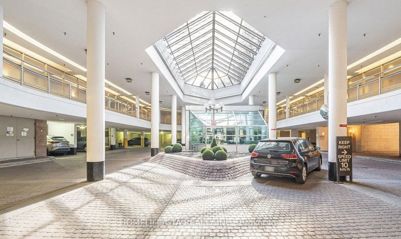 707 - 717 Bay St, Toronto, M5G 2J9 | Image 3