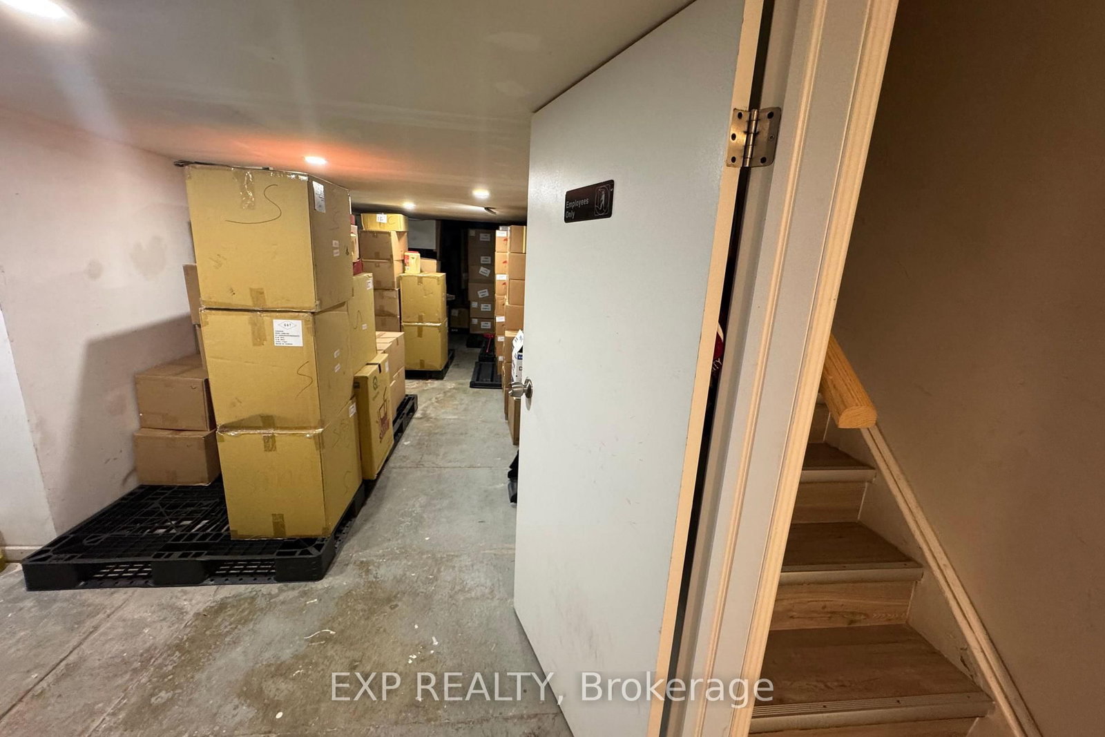 287 College Street - Photo 9