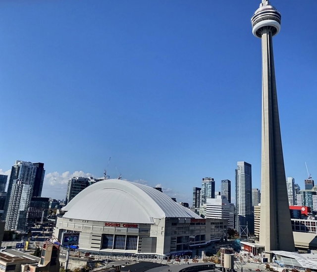 2322 - 230 Queens Quay W