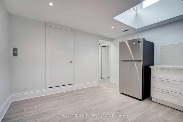 604A Queen Street W