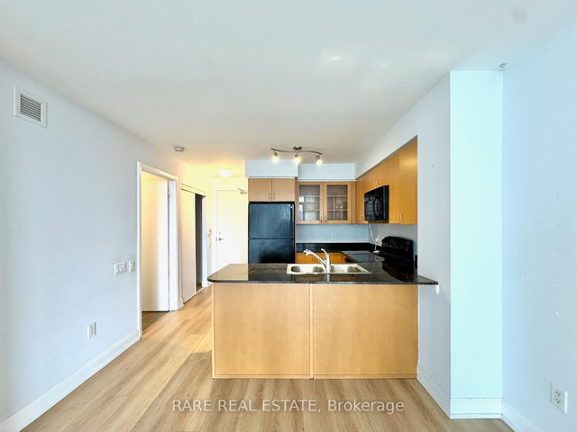 3304 - 2191 Yonge Street