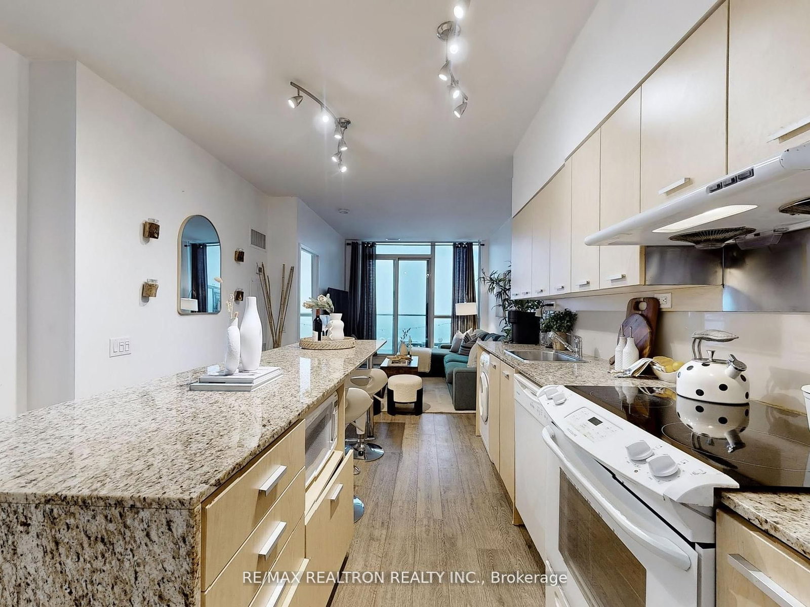 29 Singer Court, Unit Ph07 - Photo 13