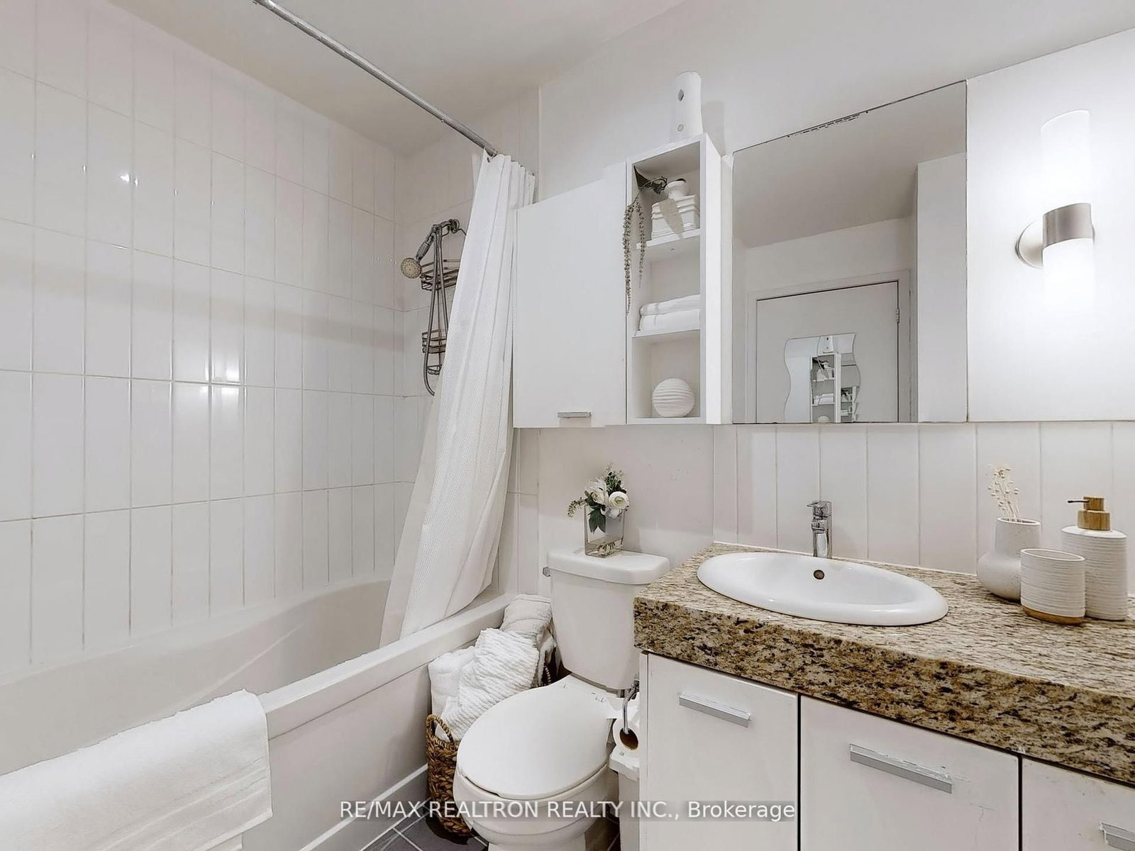 29 Singer Court, Unit Ph07 - Photo 20