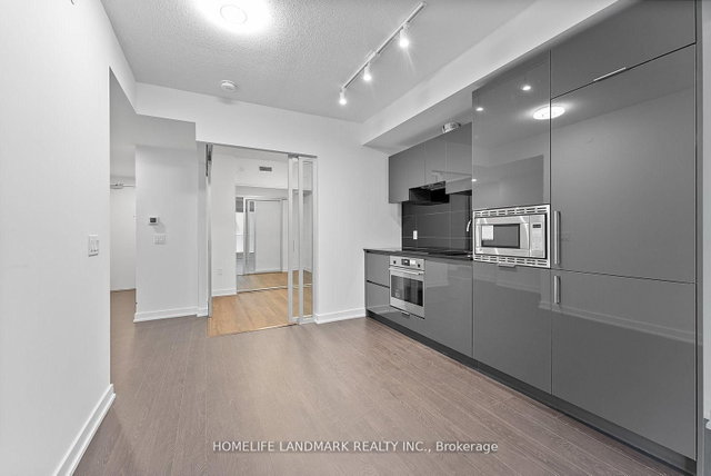 1129 - 230 Simcoe Street