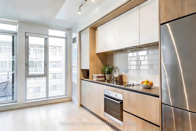 W1002 - 225 Sumach Street