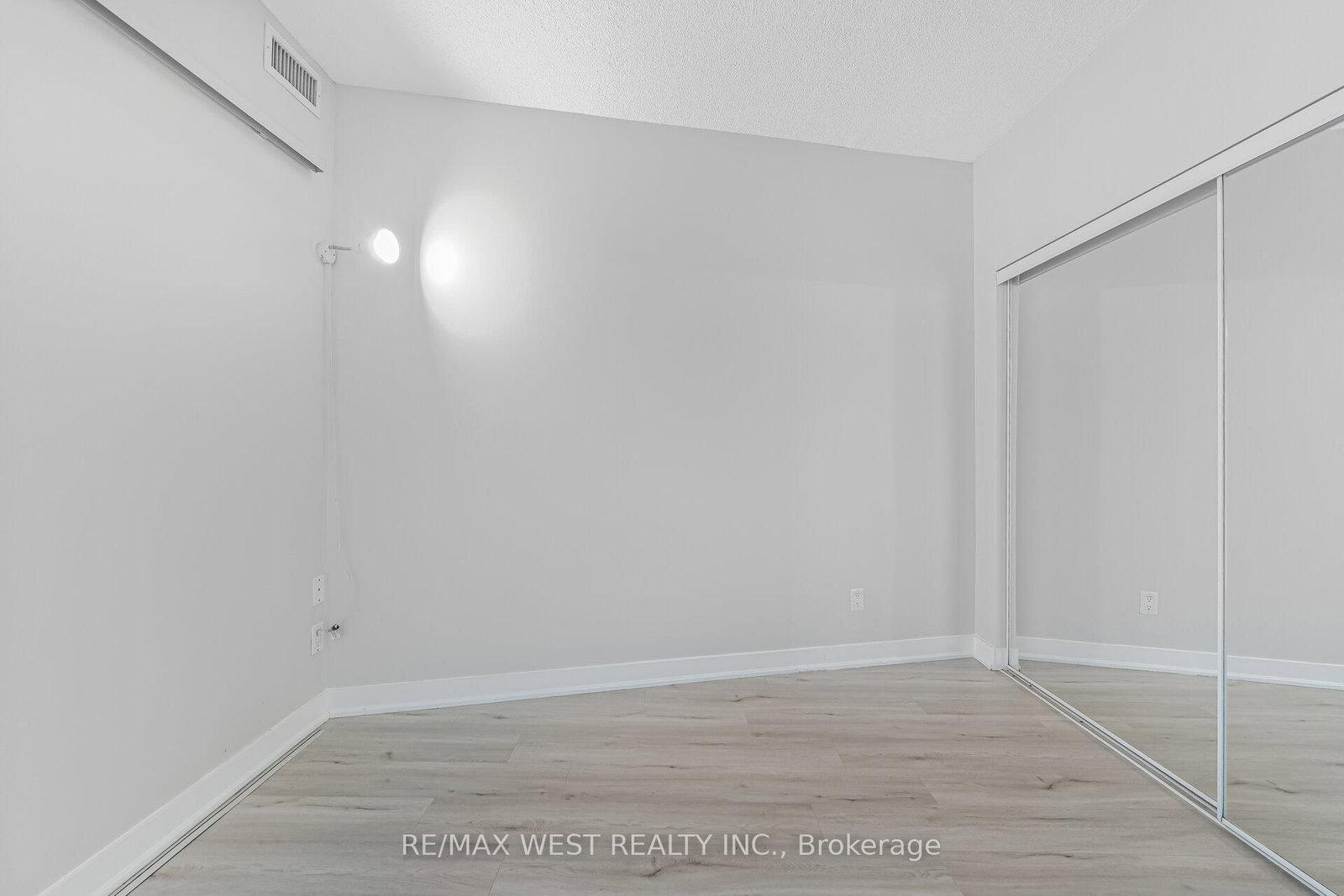 169 Fort York Boulevard, Unit 715 - Photo 19