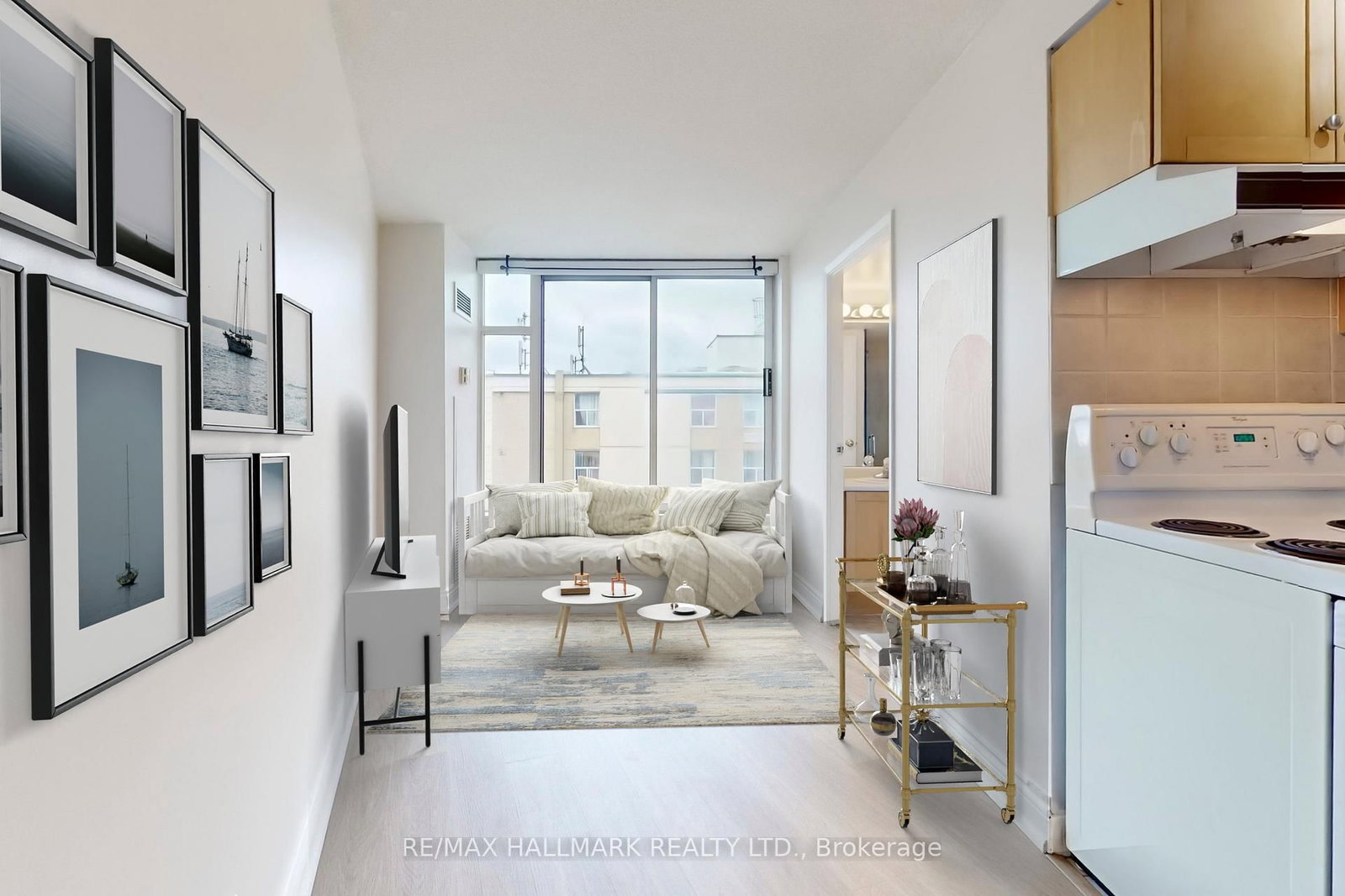 650 Queens Quay W, Unit 1121