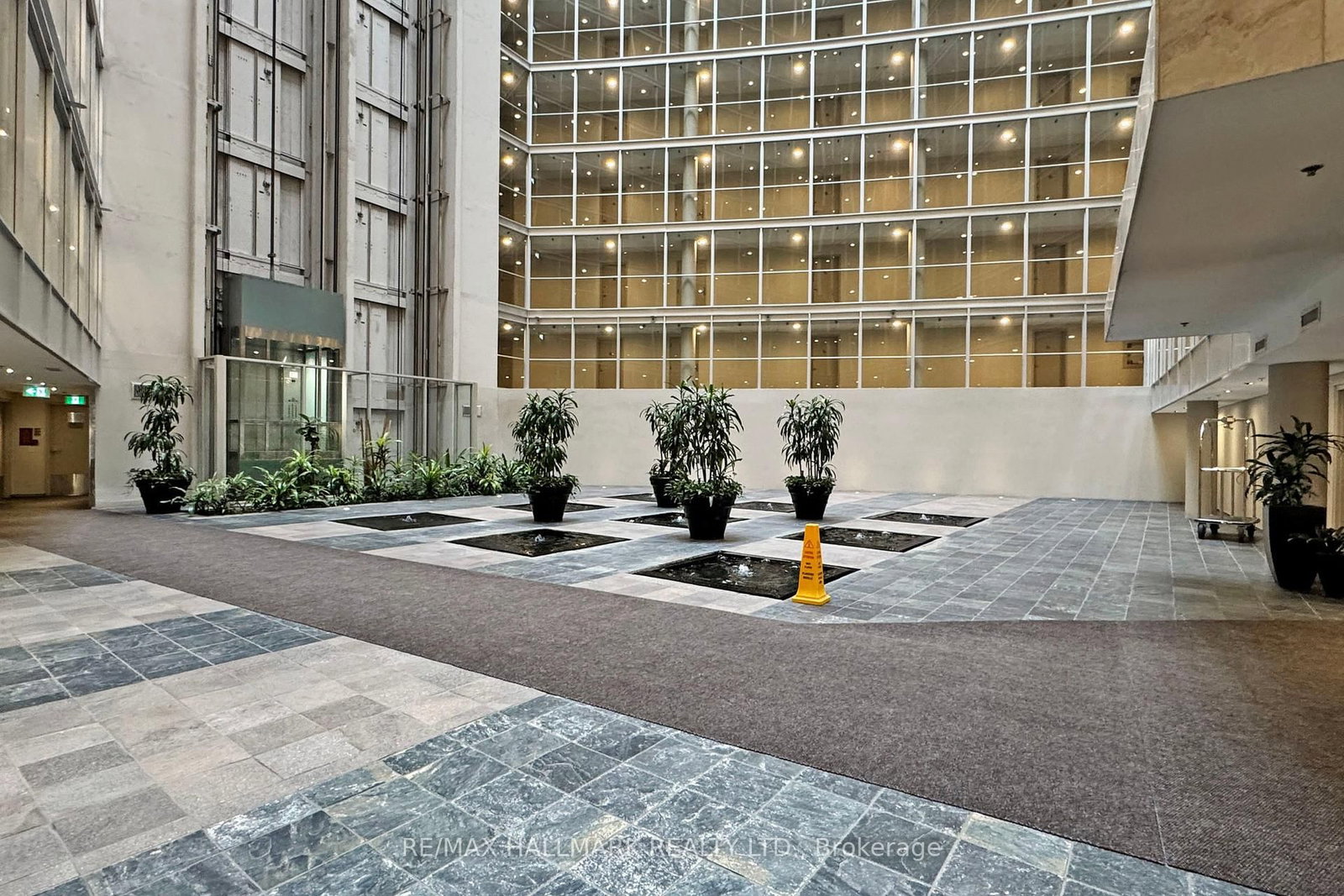 650 Queens Quay W, Unit 1121 - Photo 26