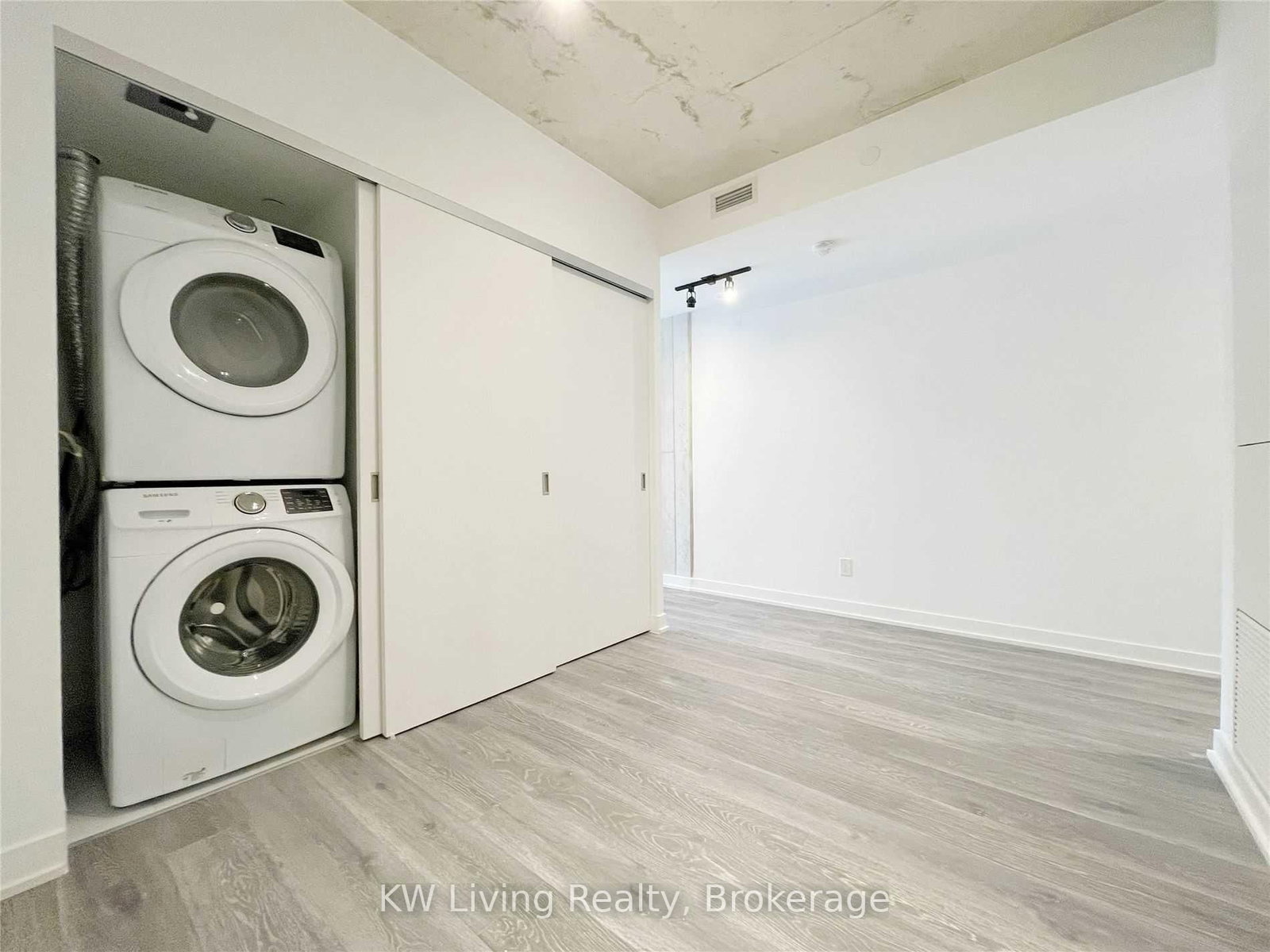 55 Ontario Street, Unit 611 - Photo 13