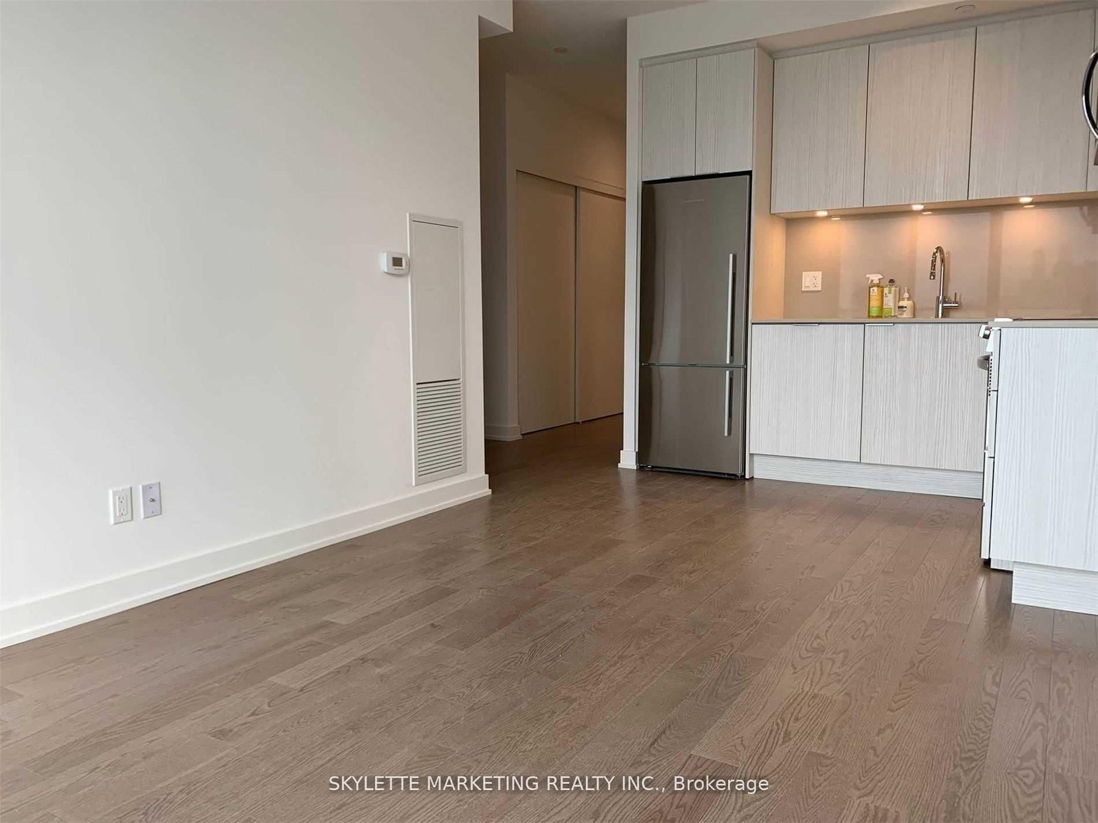 25 Richmond Street E, Unit 2412 - Photo 9