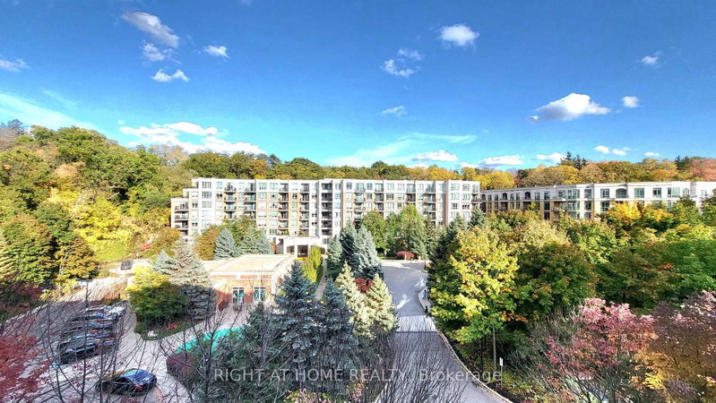home for lease on 704-28 WILLIAM CARSON Crescent
