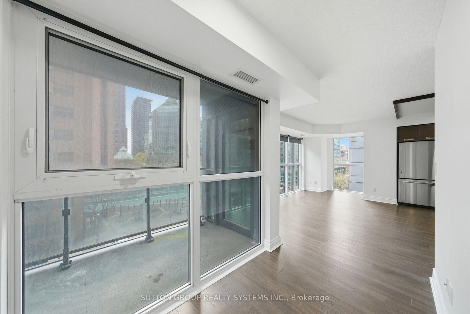 28 Ted Rogers Way, Unit 512 - Photo 20