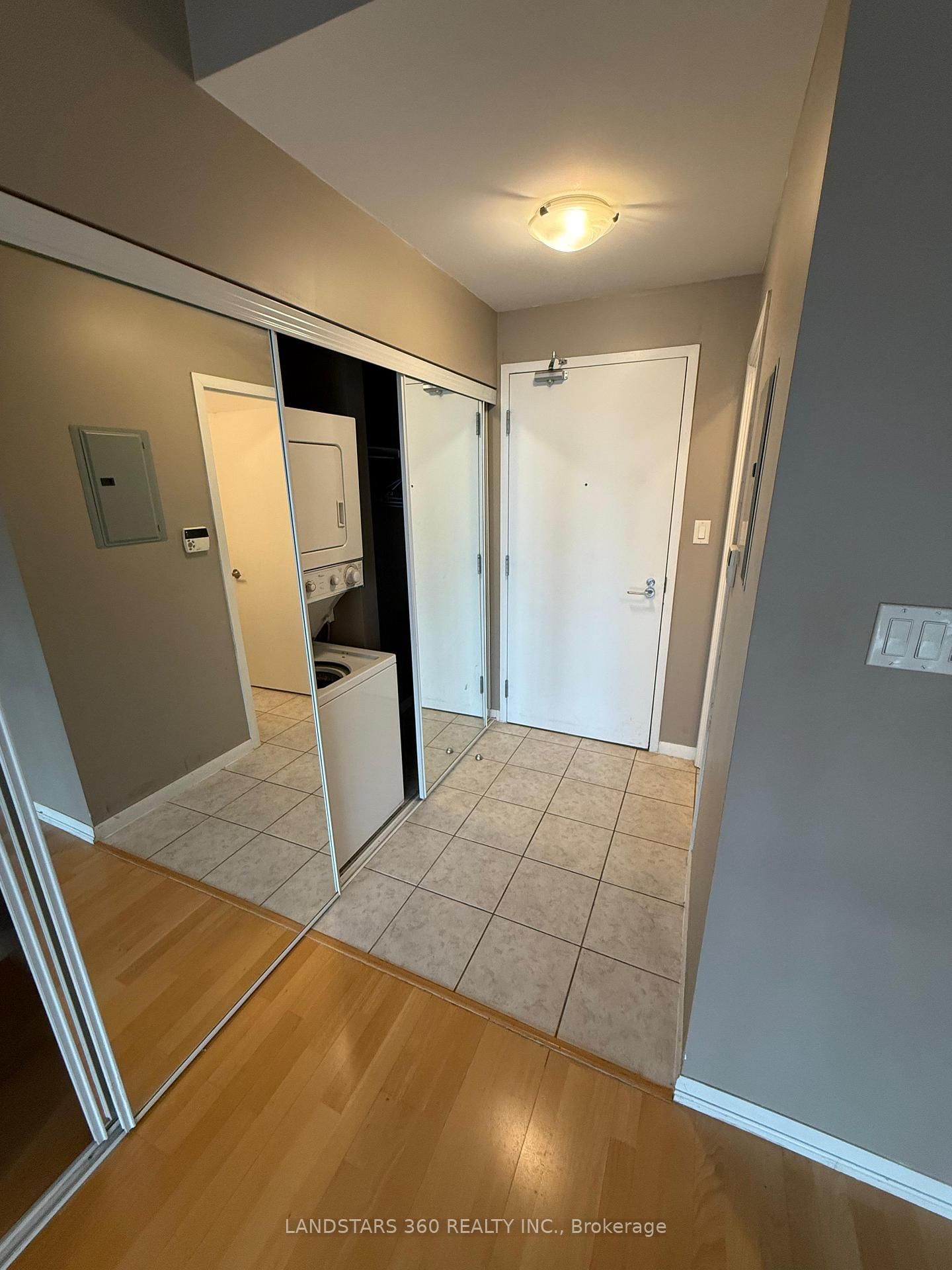 37 Grosvenor Street, Unit 2505 - Photo 2