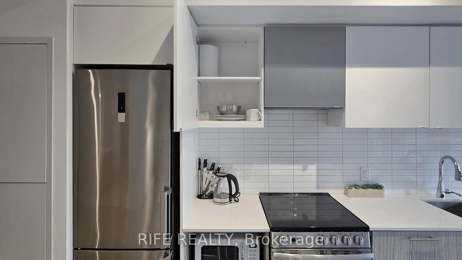 251 Jarvis Street, Unit 830 - Photo 19
