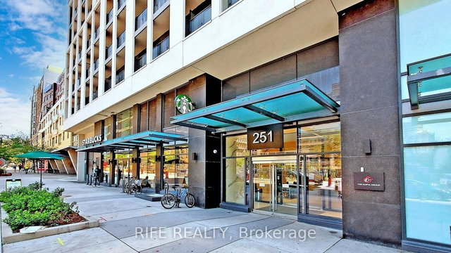 830 - 251 Jarvis Street