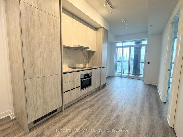 4116 - 180 Front Street E