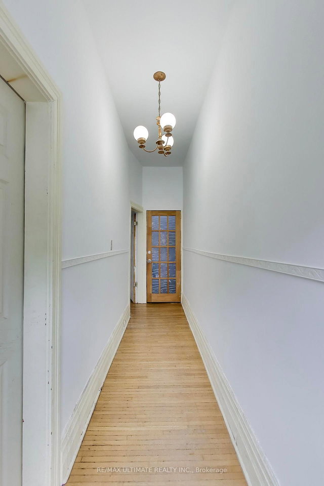 35 Manning Avenue