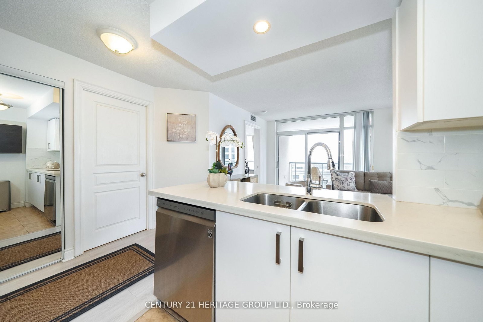 10 Northtown Way, Unit 1111 - Photo 15