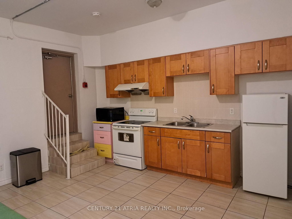 302 - 366 College Street 2