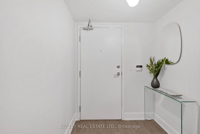 307 - 508 Wellington Street W