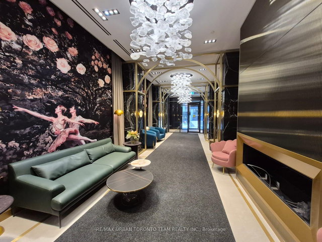 2803 - 771 Yonge Street