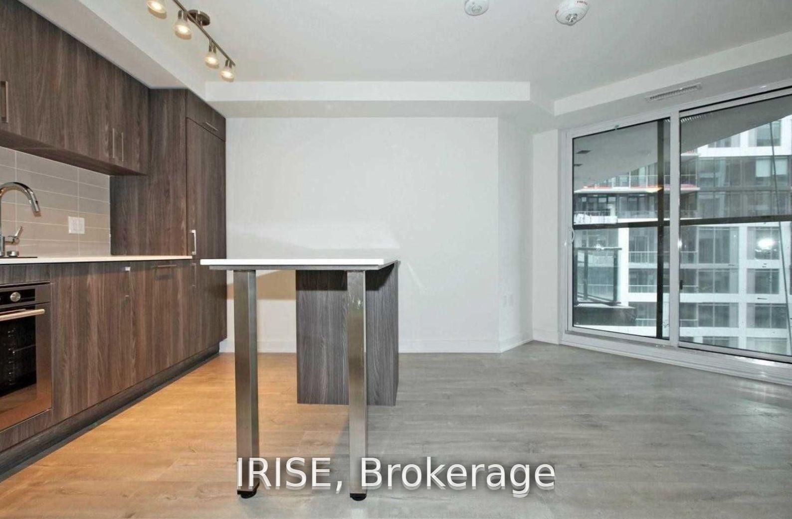576 Front Street W, Unit 813e