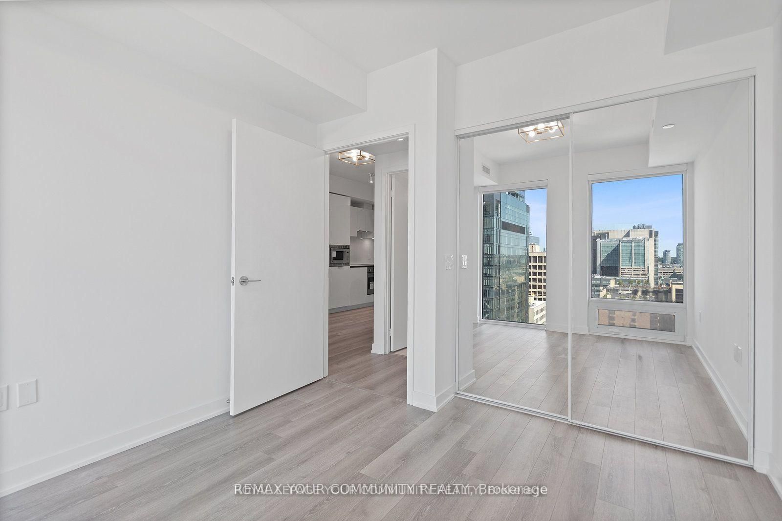 238 Simcoe Street, Unit 2001 - Photo 19
