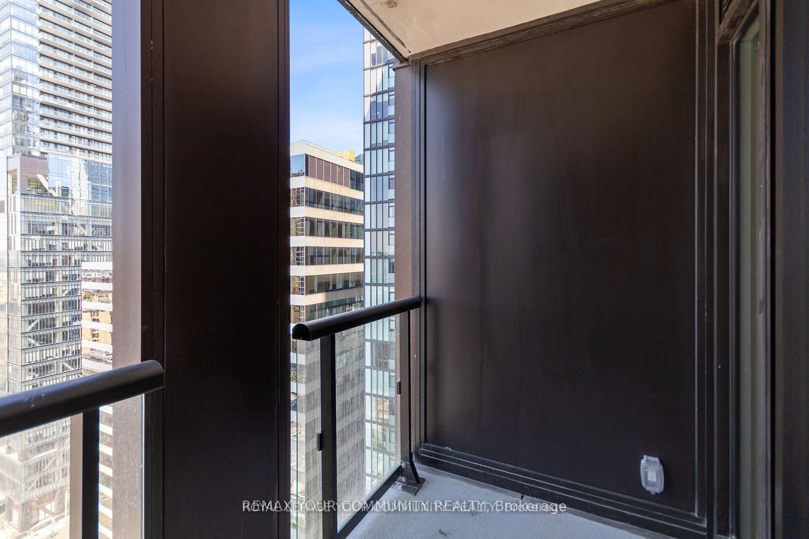 238 Simcoe Street, Unit 2001 - Photo 23