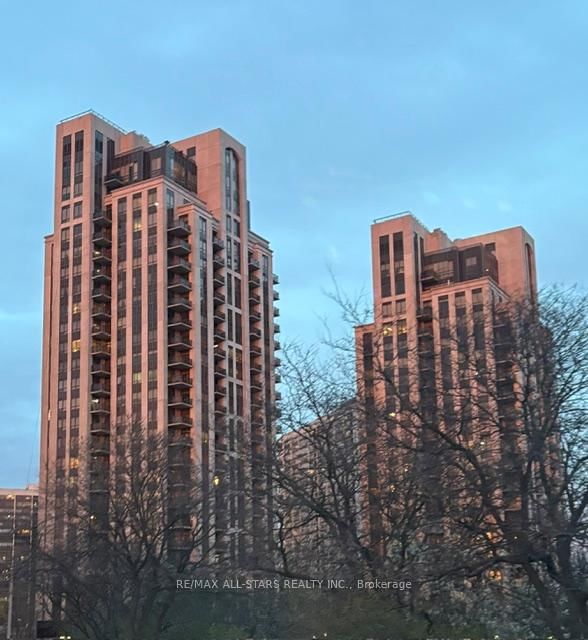 1903 - 133 WYNFORD Drive