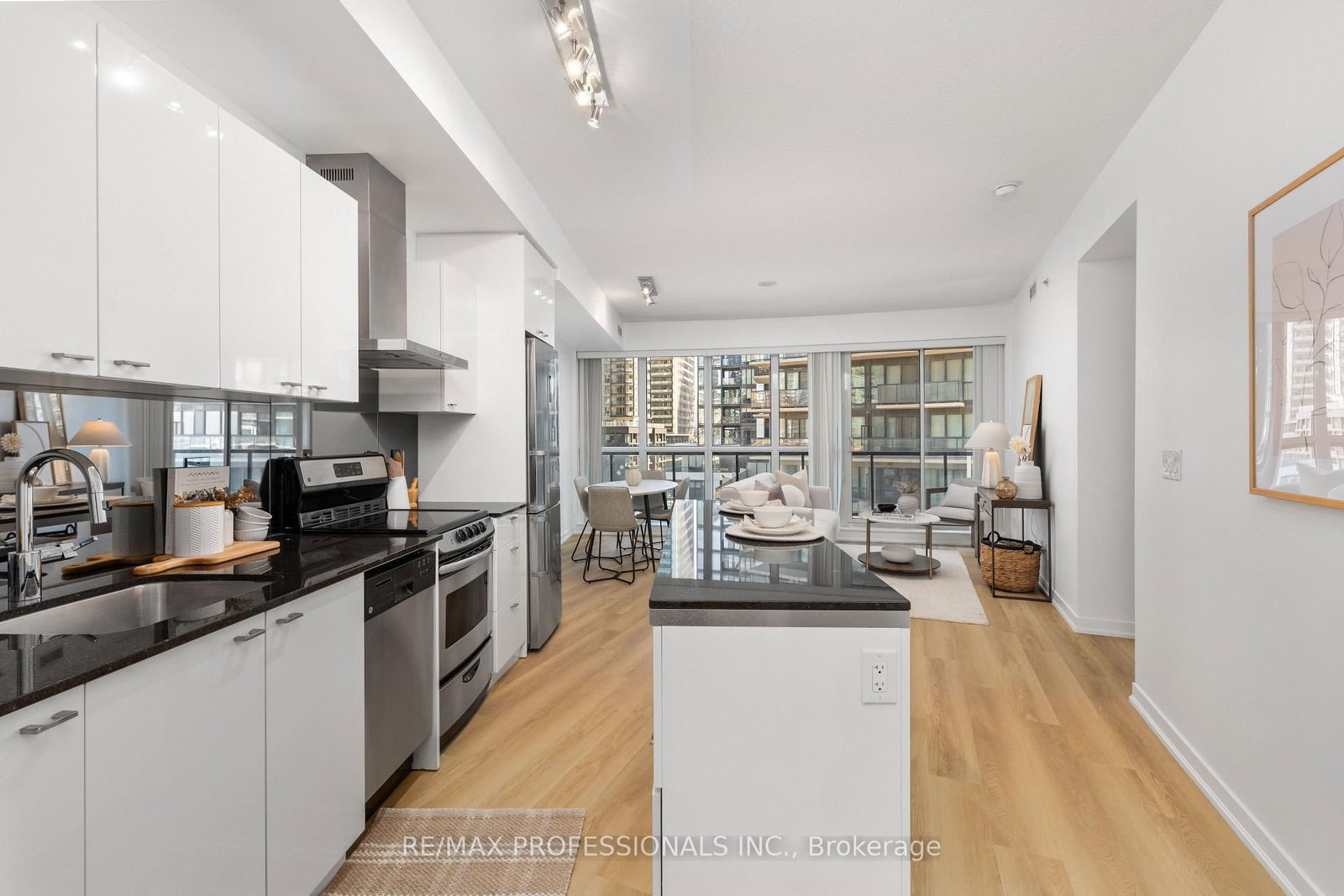 51 East Liberty Street, Unit 607 - Photo 9