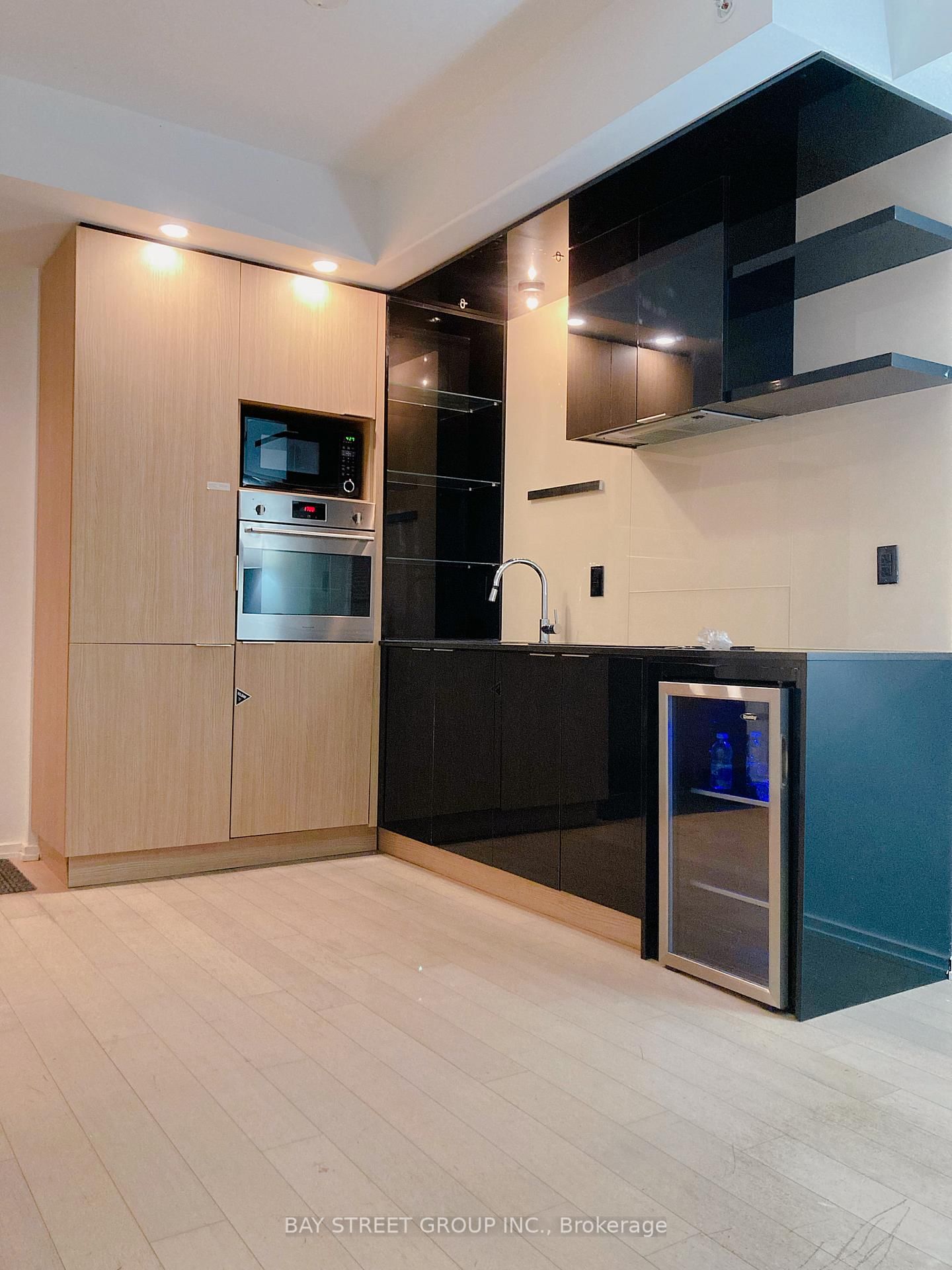 70 Temperance Street, Unit 1510
