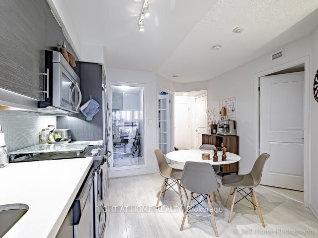 400 Adelaide Street E, Unit 517 - Photo 10