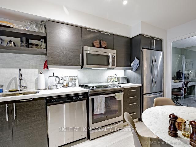 400 Adelaide Street E, Unit 517 - Photo 9