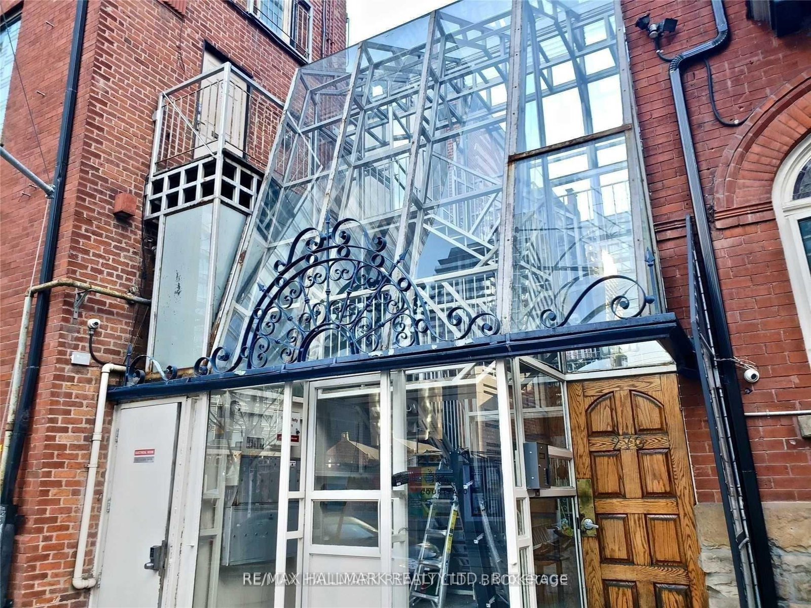 270 Adelaide Street W, Unit 302