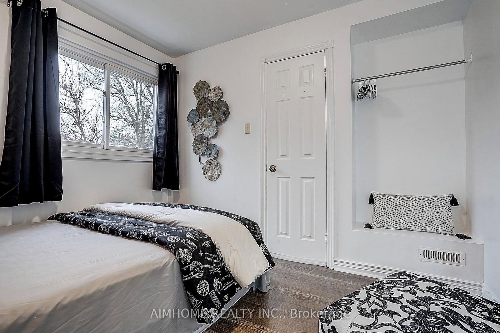 Unit 2-212 Milan Street, Toronto, ON, photo 3