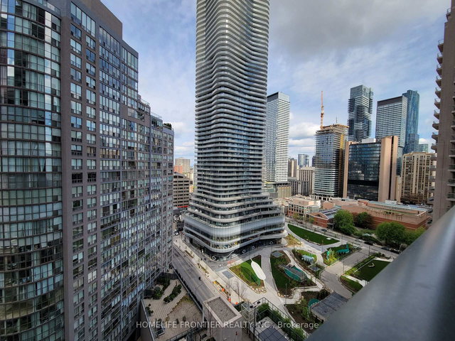 1701 - 955 Bay Street