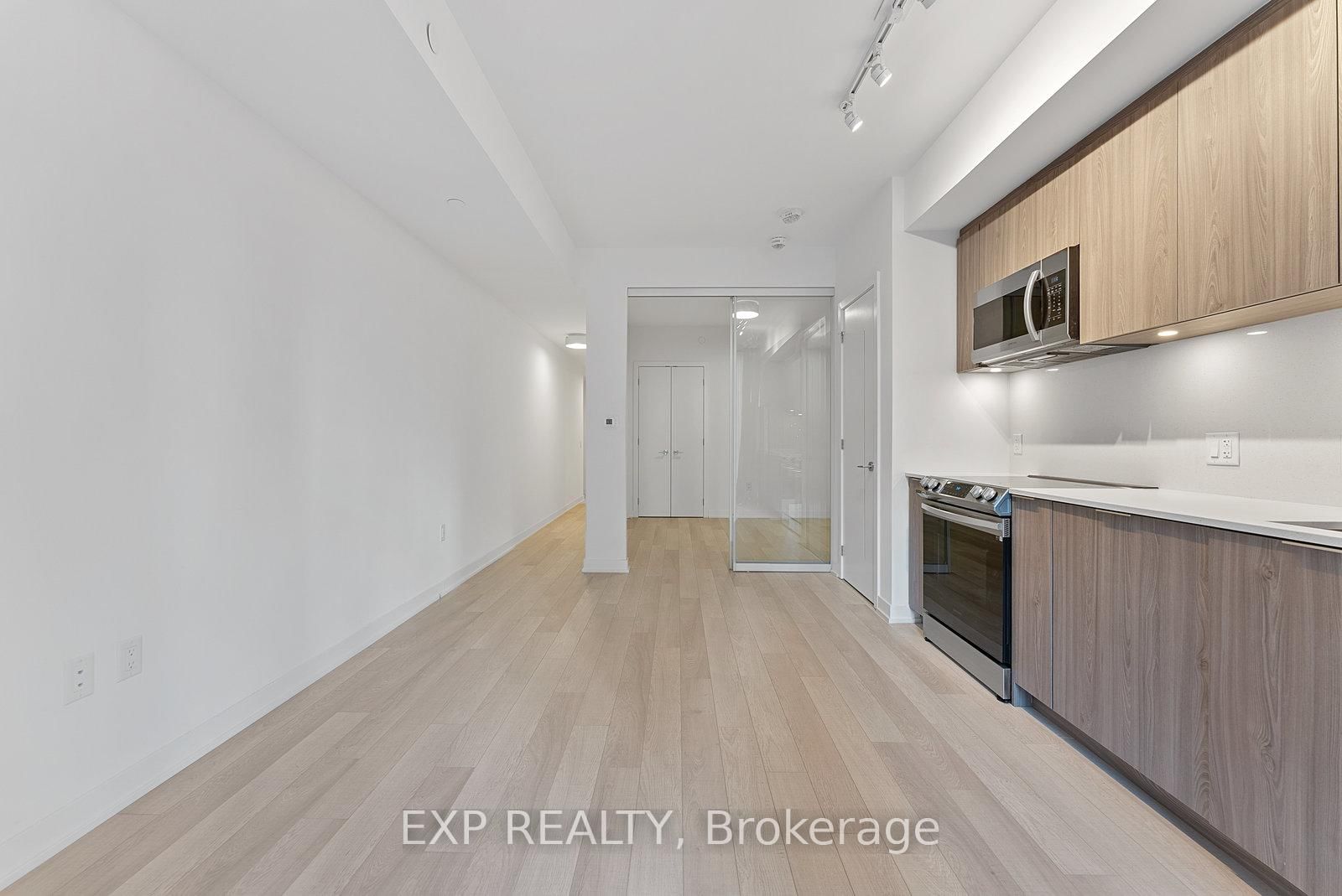 357 King Street W, Unit 706 - Photo 9